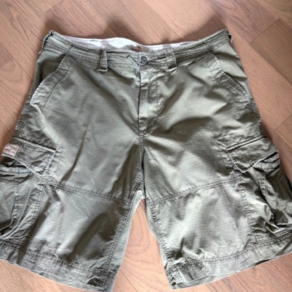 AMERICAN LIVING Men's Cargo Short Olive color Size 38